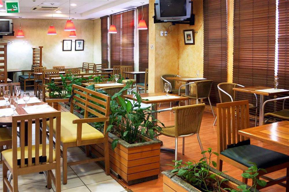Ibis Macae Hotel Ресторант снимка